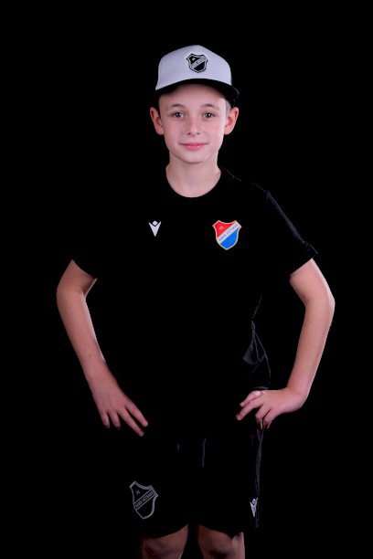 3598-detske cerne tricko macron